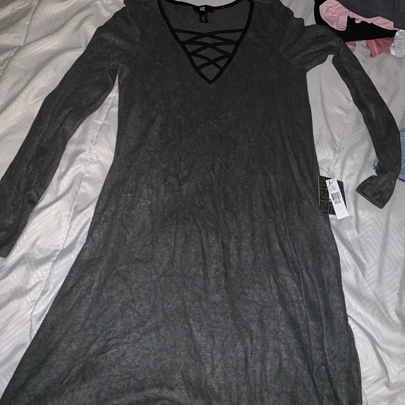 dress - Picture 1 of 3